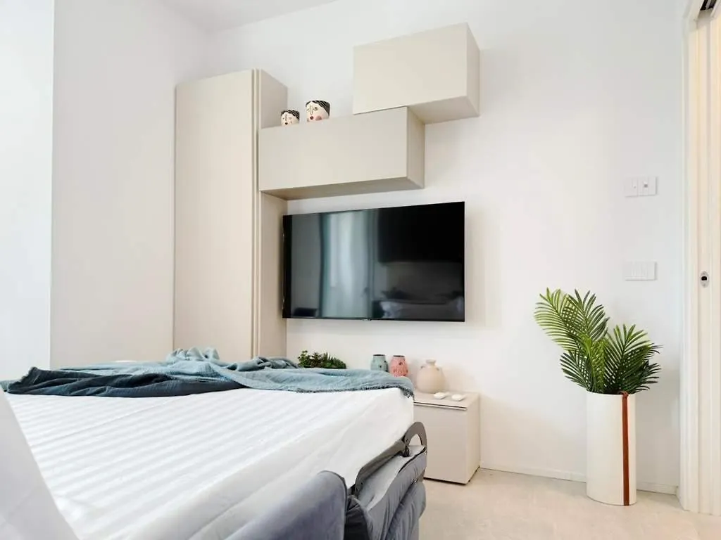 Homeby, Casa Raffaele 0*, Μιλάνο